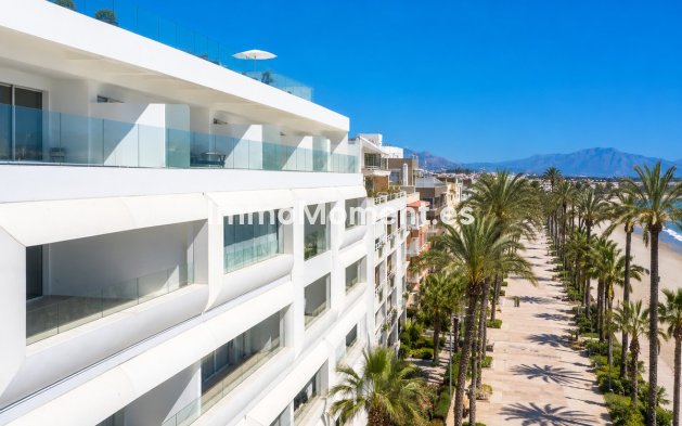Resale - Apartment - Estepona - Estepona Centro