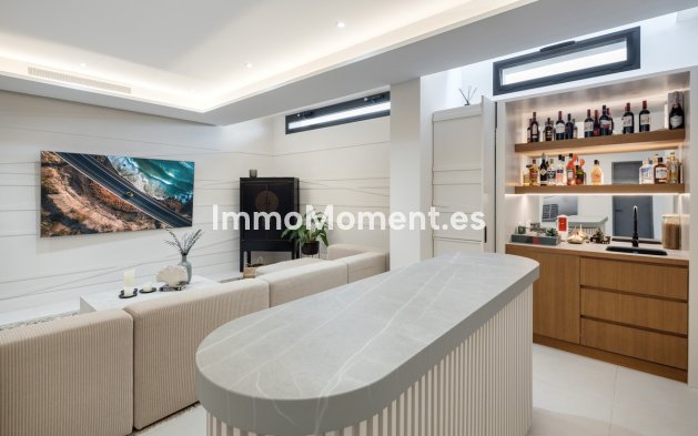 Resale - Detached villa - Marbella - Nueva Andalucía