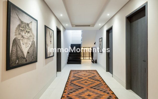Resale - Detached villa - Marbella - Nueva Andalucía