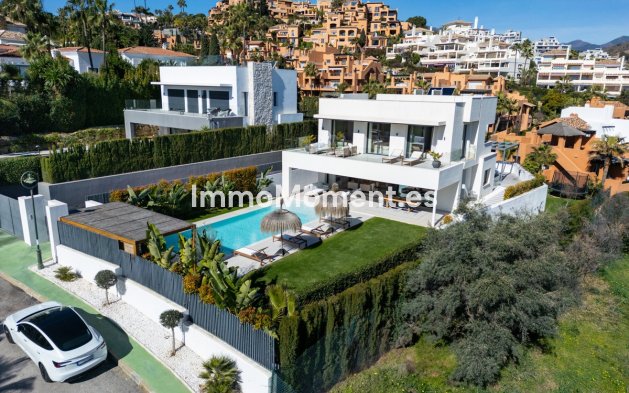 Resale - Detached villa - Marbella - Nueva Andalucía
