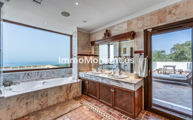 Wiederverkauf - Freistehende Villa - Marbella - La Mairena