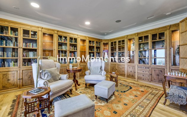Wiederverkauf - Freistehende Villa - Marbella - La Mairena