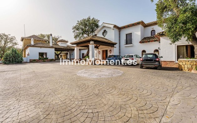 Wiederverkauf - Freistehende Villa - Marbella - La Mairena