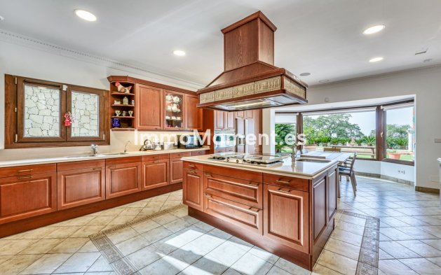 Wiederverkauf - Freistehende Villa - Marbella - La Mairena