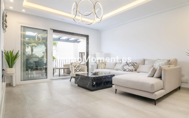 Resale - Apartment - Marbella - Puerto Banús