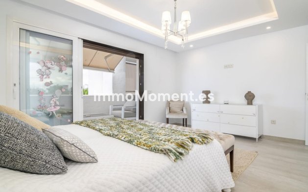 Resale - Apartment - Marbella - Puerto Banús