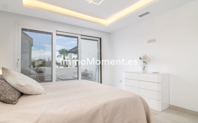 Resale - Apartment - Marbella - Puerto Banús