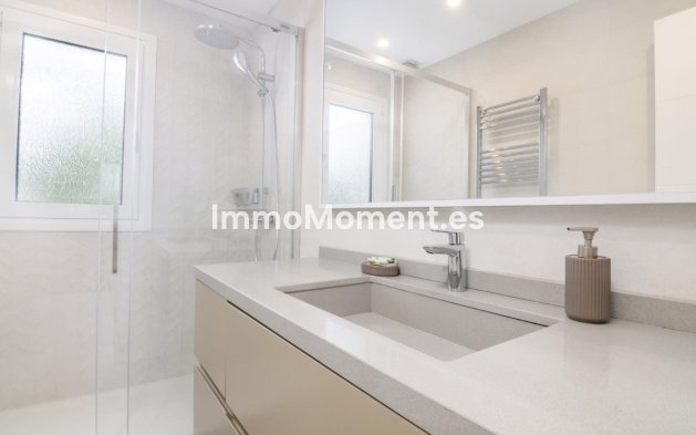Resale - Apartment - Marbella - Puerto Banús