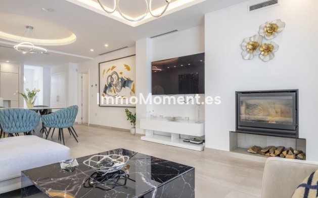 Resale - Apartment - Marbella - Puerto Banús