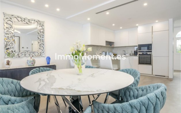 Resale - Apartment - Marbella - Puerto Banús