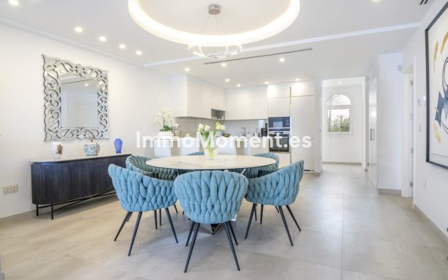 Resale - Apartment - Marbella - Puerto Banús