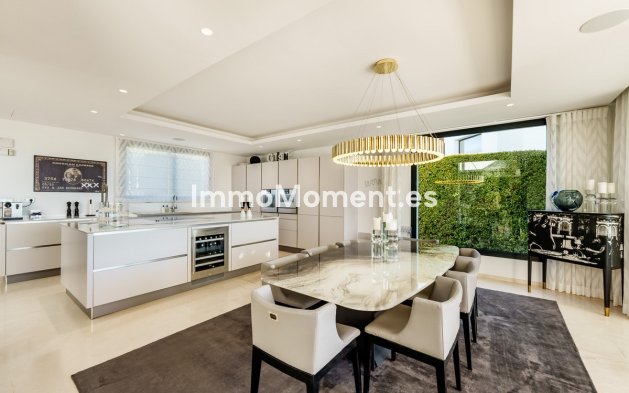 Wiederverkauf - Freistehende Villa - Marbella - Nueva Andalucía