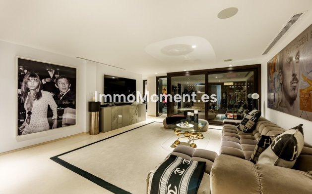 Wiederverkauf - Freistehende Villa - Marbella - Nueva Andalucía