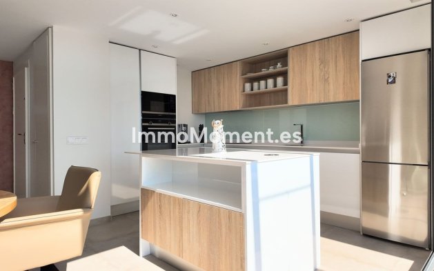 Resale - Apartment - Estepona - Cancelada