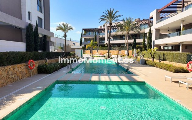 Resale - Apartment - Estepona - Cancelada