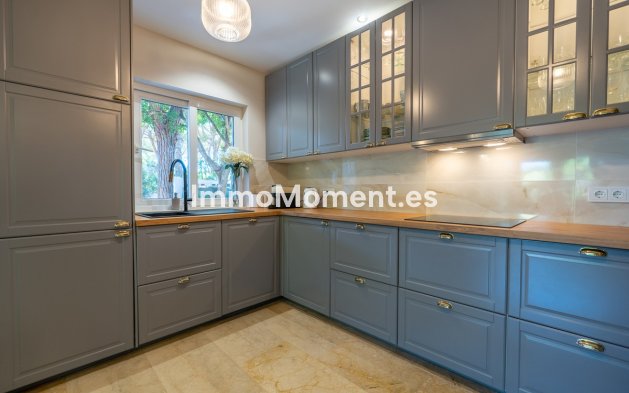 Resale - Detached villa - Marbella - Marbesa