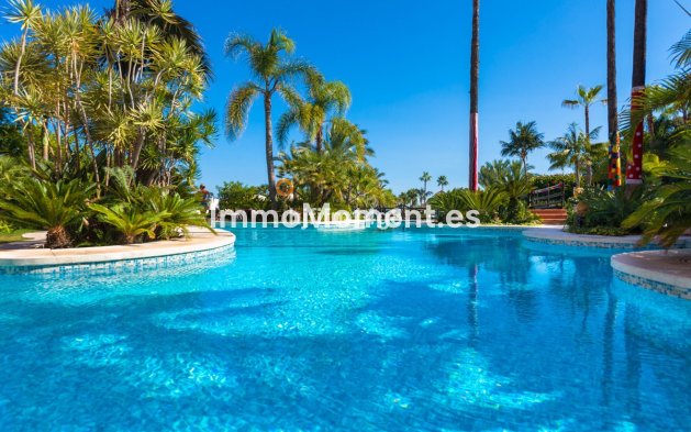 Resale - Apartment - Estepona - Estepona Centro