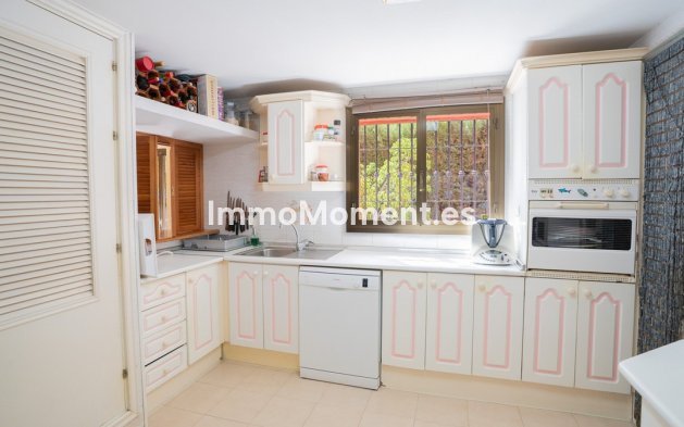 Wiederverkauf - Freistehende Villa - Marbella - Marbella Centro
