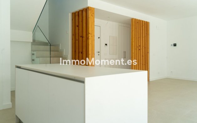 Resale - Detached villa - Estepona - Atalaya