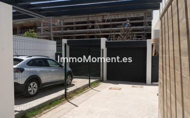 Resale - Detached villa - Estepona - Atalaya
