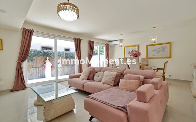Revente - Maison mitoyenne - Estepona  - Estepona Centro