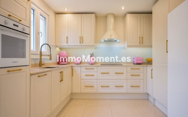 Revente - Maison mitoyenne - Estepona  - Estepona Centro