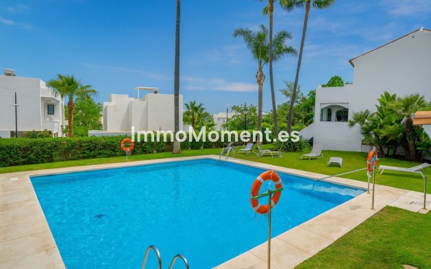Revente - Maison mitoyenne - Estepona  - Estepona Centro