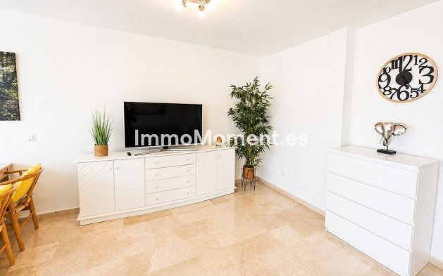 Resale - Apartment - Estepona - Atalaya
