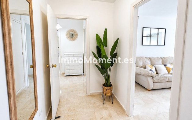 Resale - Apartment - Estepona - Atalaya
