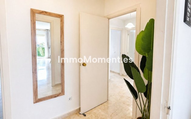 Resale - Apartment - Estepona - Atalaya
