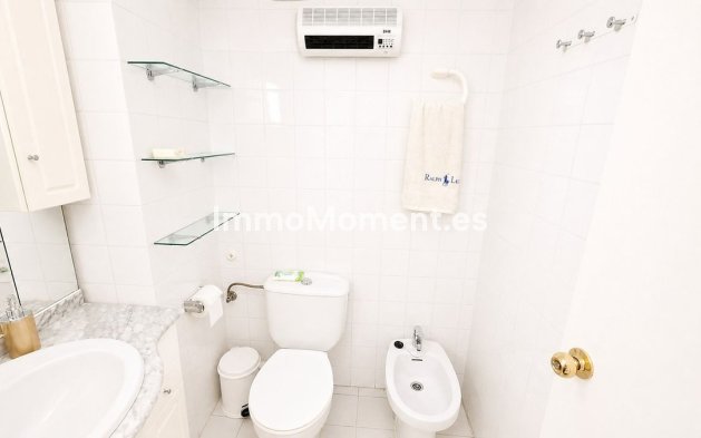 Resale - Apartment - Estepona - Atalaya