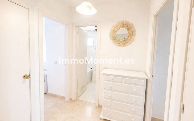 Resale - Apartment - Estepona - Atalaya