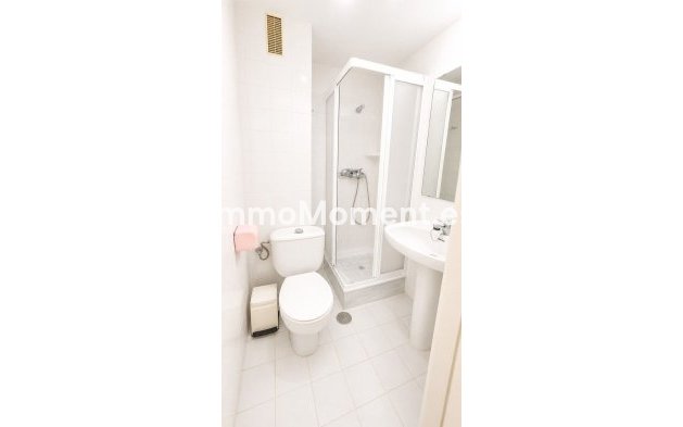Resale - Apartment - Estepona - Atalaya