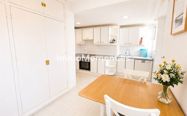 Resale - Apartment - Estepona - Atalaya
