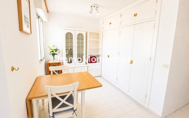 Resale - Apartment - Estepona - Atalaya