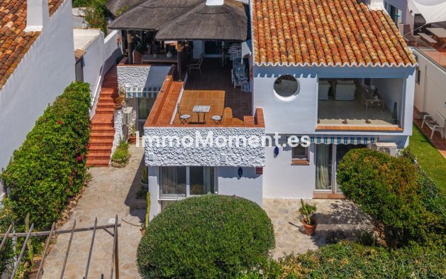 Resale - Detached villa - Estepona - Estepona Centro
