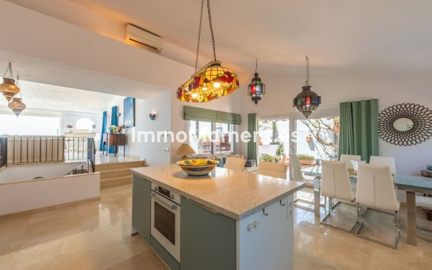 Resale - Detached villa - Estepona - Estepona Centro