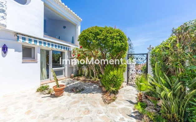 Resale - Detached villa - Estepona - Estepona Centro