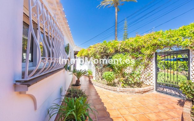 Resale - Detached villa - Estepona - Estepona Centro