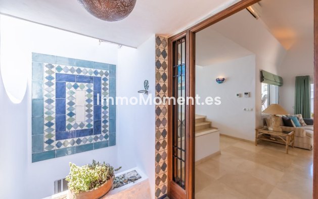 Resale - Detached villa - Estepona - Estepona Centro
