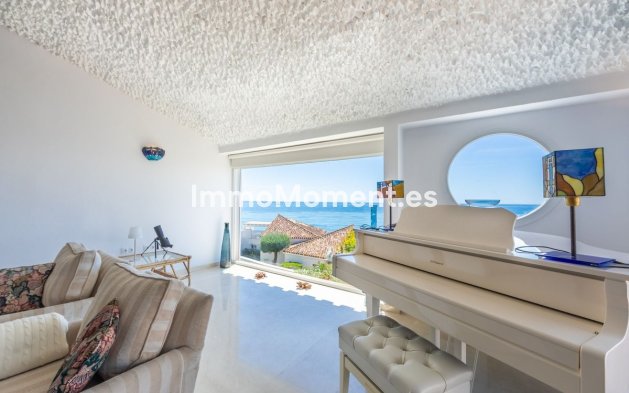 Resale - Detached villa - Estepona - Estepona Centro