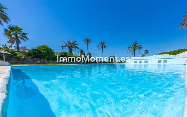 Resale - Detached villa - Estepona - Estepona Centro