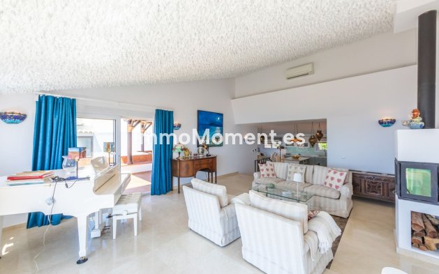 Resale - Detached villa - Estepona - Estepona Centro