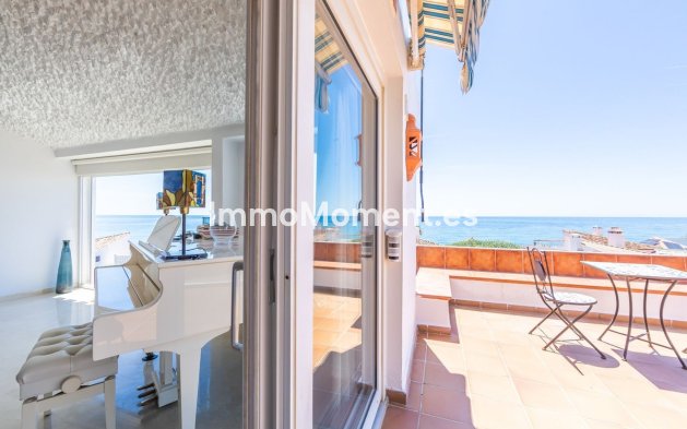 Resale - Detached villa - Estepona - Estepona Centro