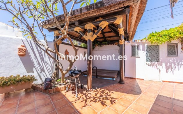 Resale - Detached villa - Estepona - Estepona Centro