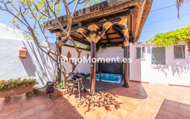Resale - Detached villa - Estepona - Estepona Centro