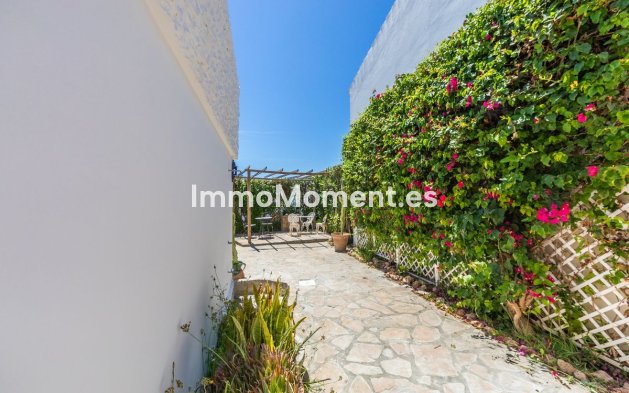 Resale - Detached villa - Estepona - Estepona Centro