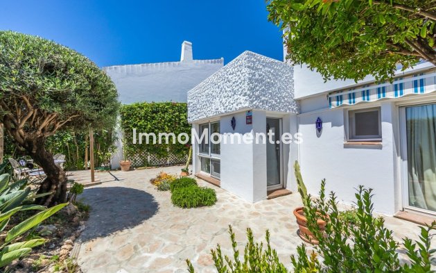 Resale - Detached villa - Estepona - Estepona Centro