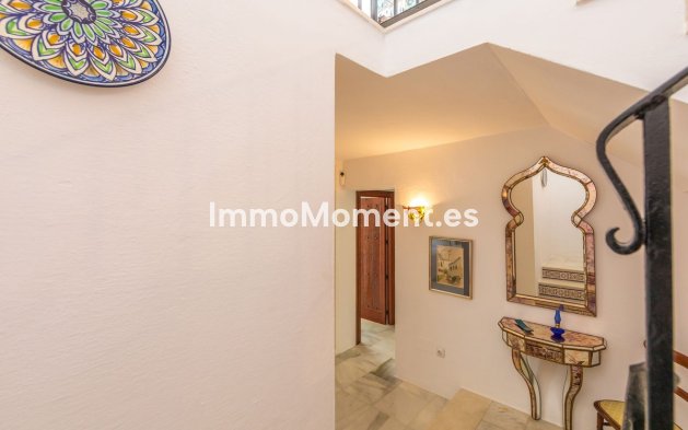 Resale - Detached villa - Estepona - Estepona Centro