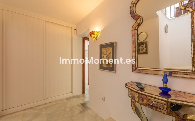 Resale - Detached villa - Estepona - Estepona Centro